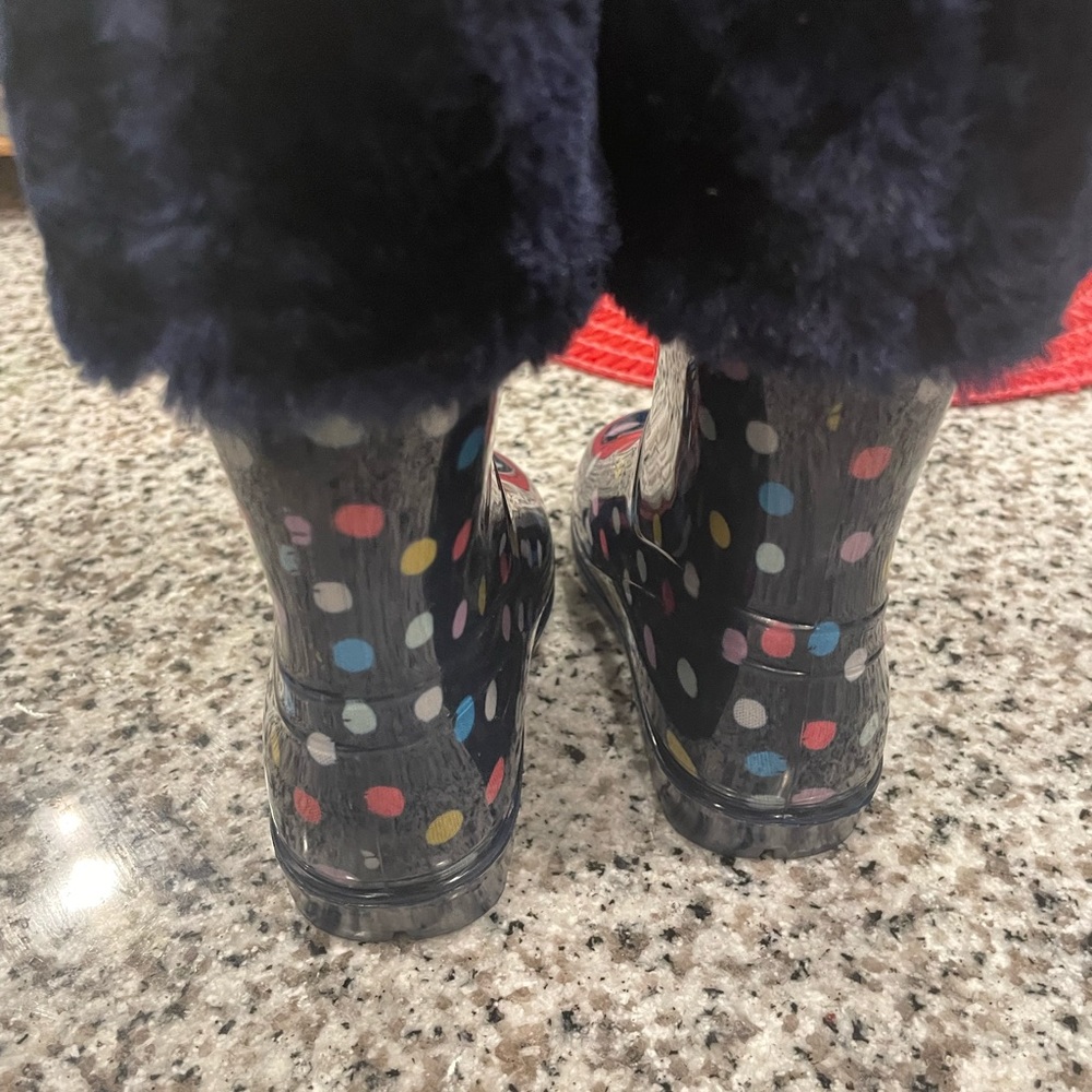 Carter’s Toddler Rain Boots. NWT. Never worn. Fur lined.